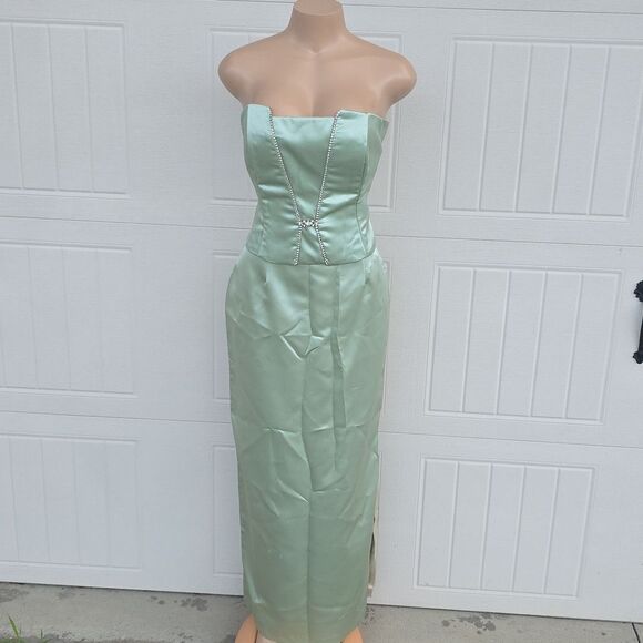 BRAND NEW BARI JAY TWO PIECE GOWN BACK ZIPPER CLOSURE WITH JEWEL STUDDED - Picture 10 of 16